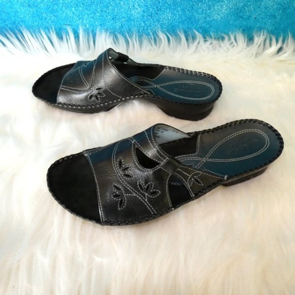 NEW Clarks Black Slide Sandals Size 7N - Picture 4 of 11